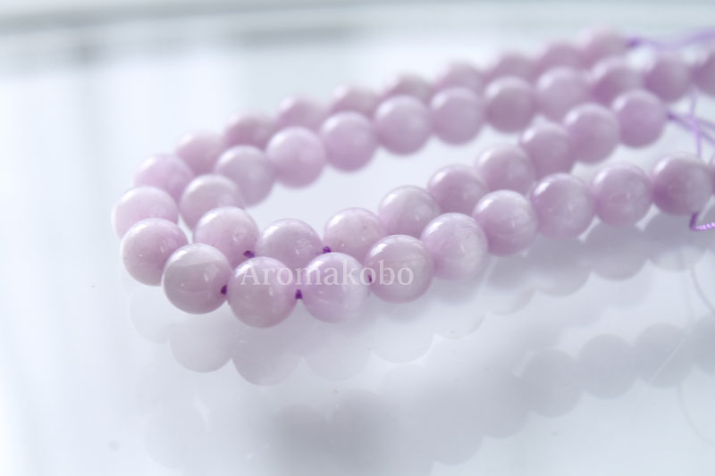 天然石ビーズのクンツァイト