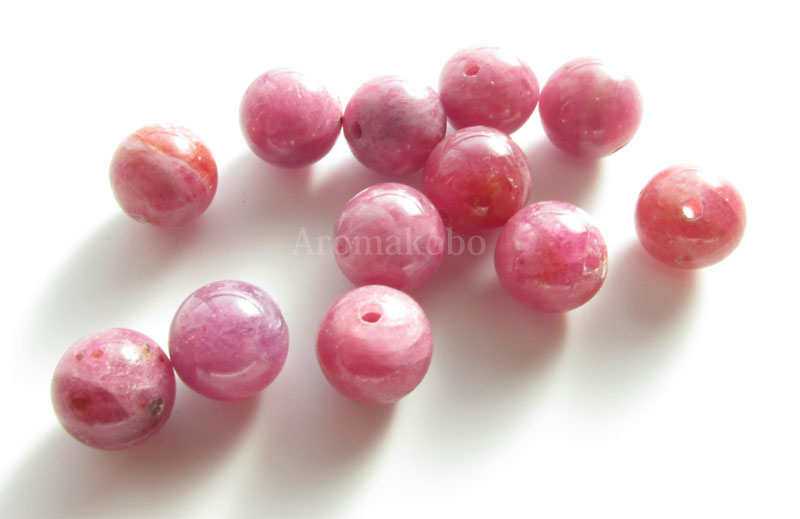 天然石ビーズのルビー